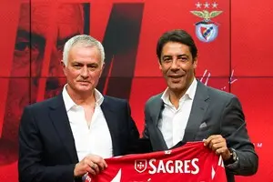 Знаменитий тренер Моурінью очолив команду, за яку грають футболісти збірної України