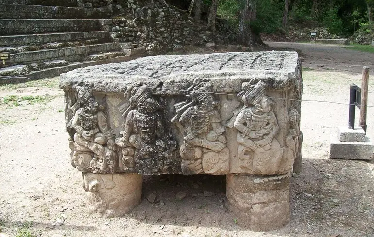 У знаменитого вівтаря майя знайшли приховану роль: що з'ясували вчені