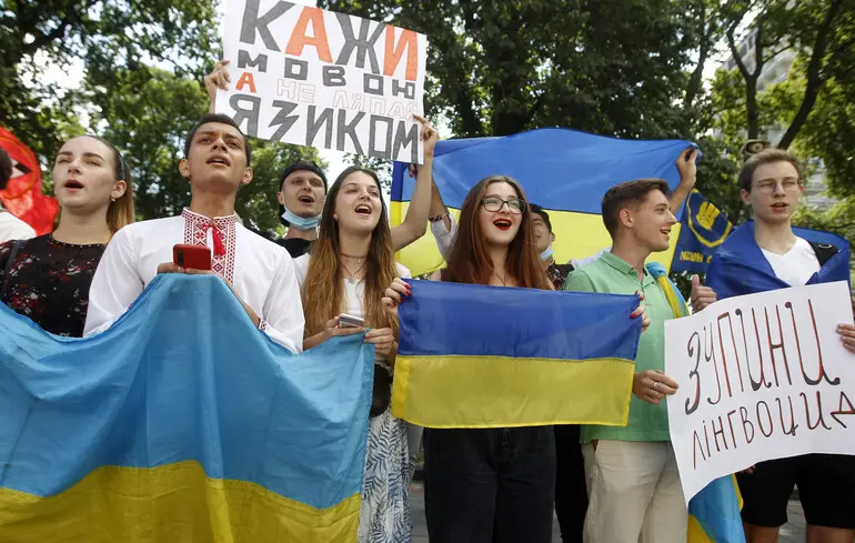 Без суржику: як буде українською «пуговіца»