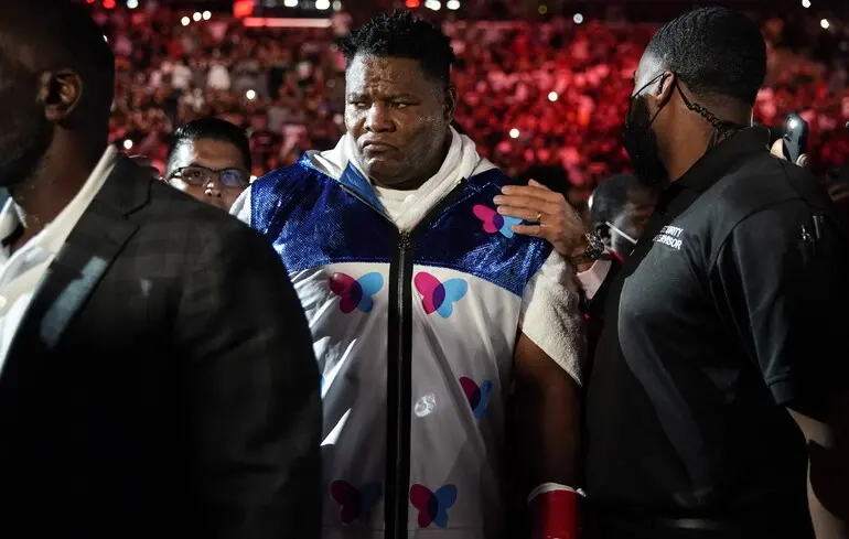 Бывший претендент на титул Усика нокаутировал соперника в 46 лет