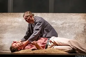 «Мами»… Вистава великого болю