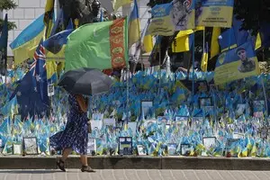 Большинство украинцев считают себя европейцами, но часть все еще называет 