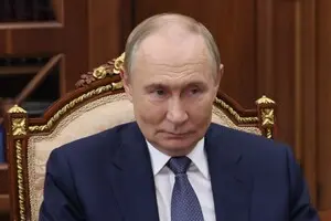 Путин играет в опасную игру с НАТО — FT