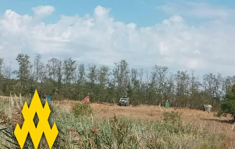 После удара ВСУ по Луганской области россияне срочно перебрасывают боеприпасы со складов