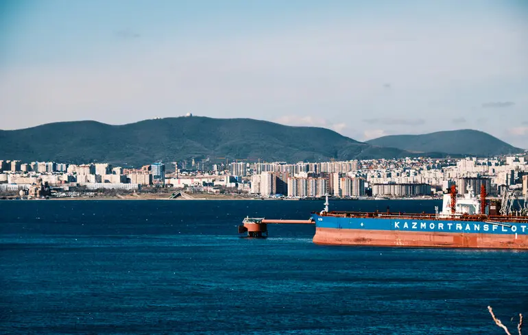 Морські та повітряні дрони атакували Новоросійськ, куди перебазувався Чорноморський флот РФ