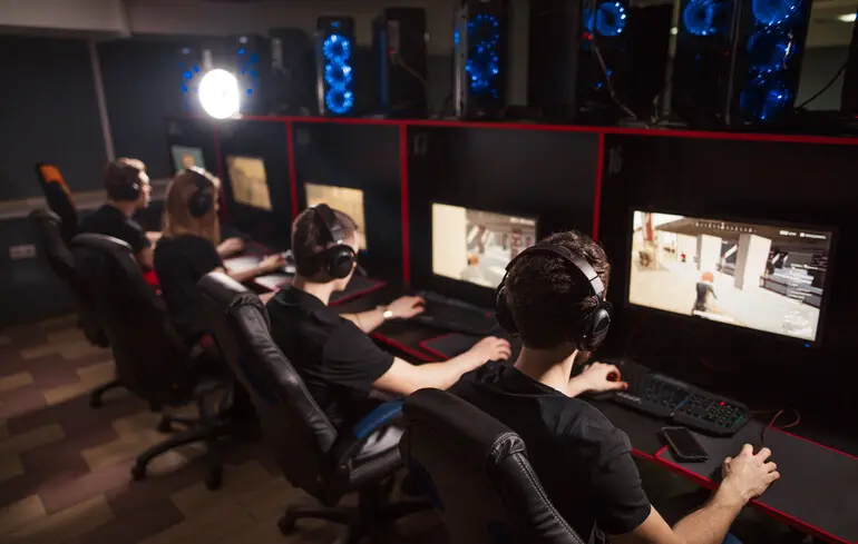 Кіберспорт і радіо: чи можливі прямі трансляції матчів у звуковому форматі?