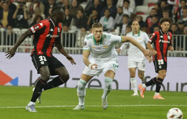 Артем Довбик у матчі з "Ніццою"