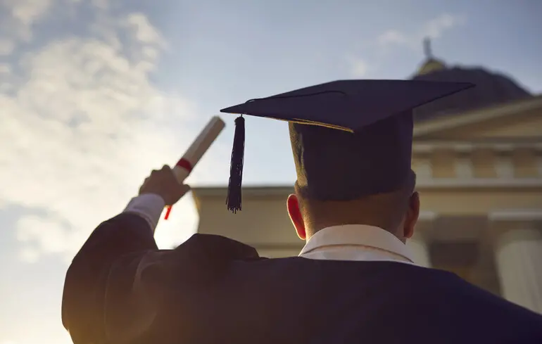 Рейтинг частных учебных заведений Украины с наибольшим доходом: какие университеты и школы лидируют