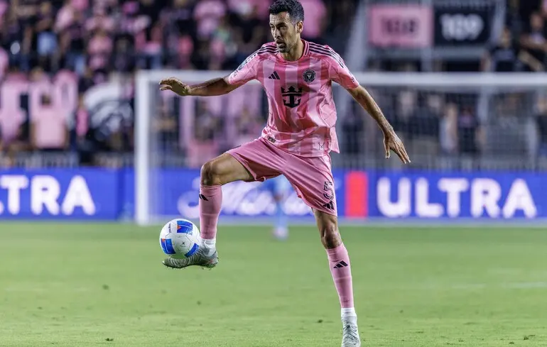 Легендарный экс-футболист 