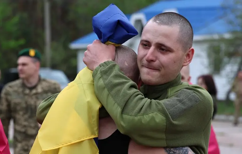 Почти 90% освобожденных украинских пленных рассказали о пытках — отчет ОБСЕ