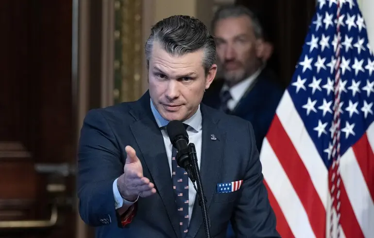 У Reuters дізнались, навіщо Гегсет міг скликати усіх американських генералів