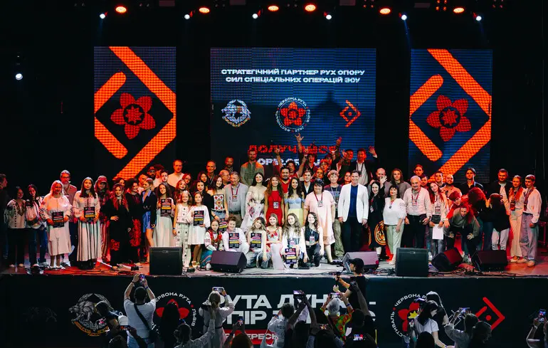 «Червона Рута» і тисячі голосів: культурний спротив, що єднає країну 