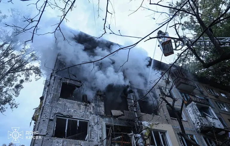 Массированный удар РФ по Украине: более 70 человек ранены