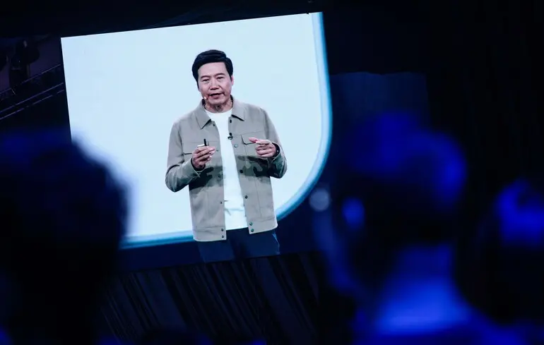 CEO Xiaomi розповів, як розібрав та дослідив автівки Tesla