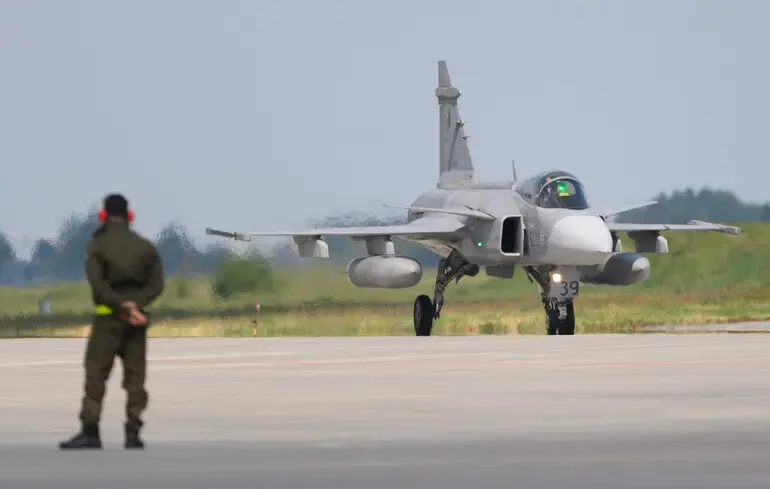 Небо над Европой превращается в 