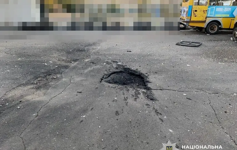 Війська РФ завдали удару по Херсону та влучили в блокпост: є жертви 