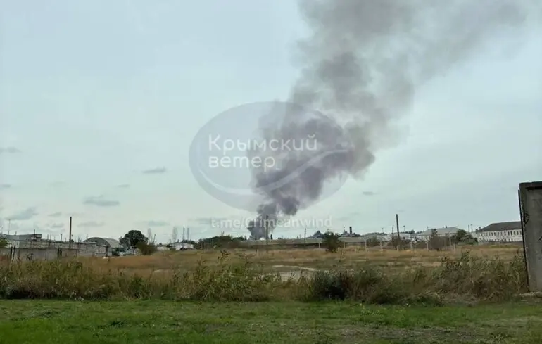 В Феодосии вспыхнул пожар на нефтебазе: россияне заявили о 