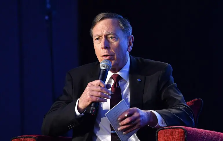 Генерал Девід Петреус розповів, що переломить хід війни в Україні