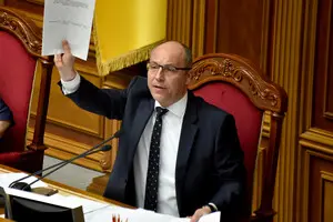 Зеленський присвоїв звання Героя Андрію Парубію та Володимиру Вакуленку