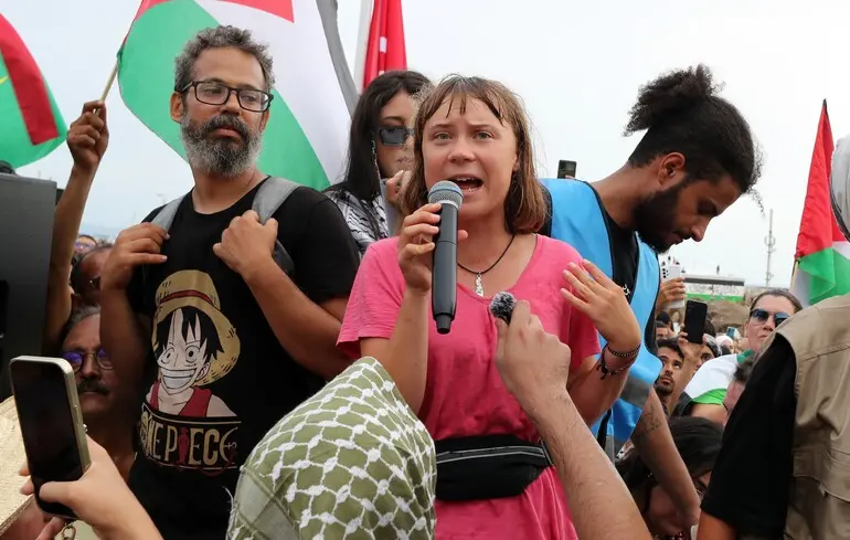 Израиль перехватил флотилию с гуманитарной помощью для Газы с Гретой Тунберг на борту