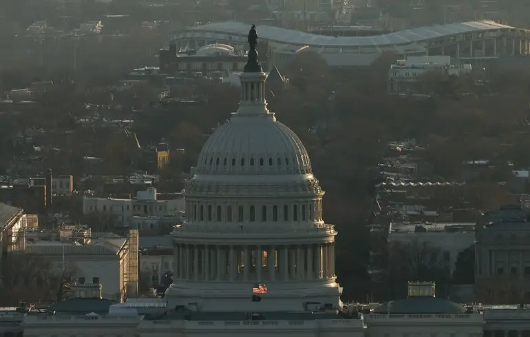 Шатдаун будет стоить США $15 млрд долларов еженедельно - Politico