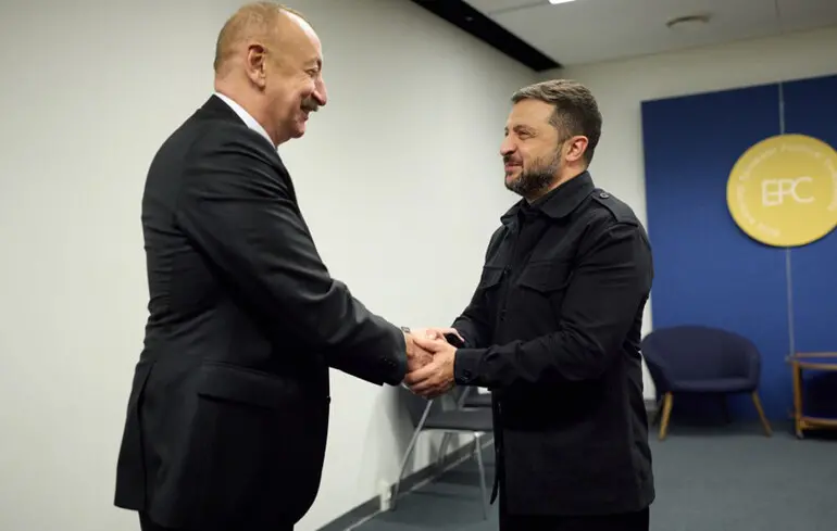 Зеленський зустрівся з Алієвим у Копенгагені: обговорили мир, енергетику та оборону