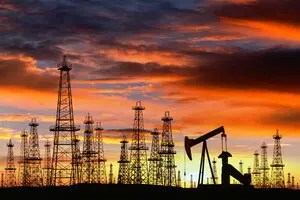 Европарламент стремится ускорить отказ от российской нефти и газа — Bloomberg