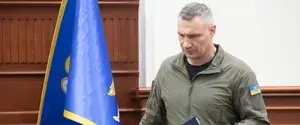 У понеділок Кличко подасть на Кабмін подання про звільнення Поворозника — джерела