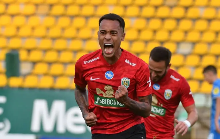 УПЛ назвала лучших футболиста и тренера по итогам сентября