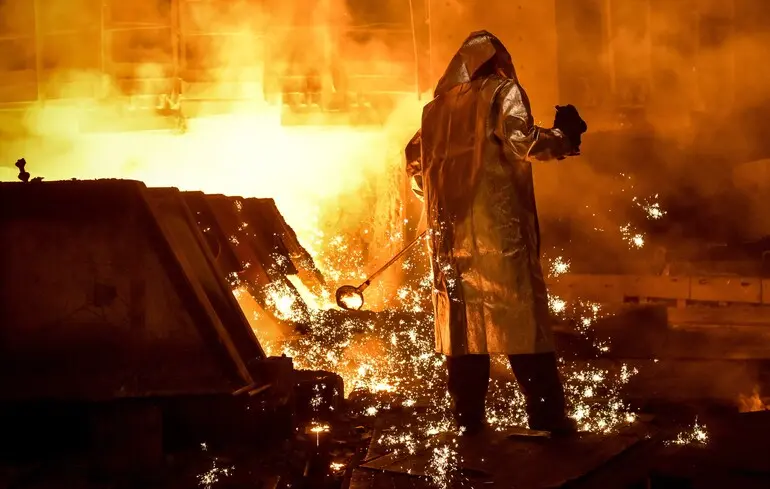 Польща ввела санкції проти компаній, які допомагають постачати сталь до Росії