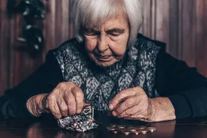 Decent Pension vs. Populist Noose: Why Limiting Civil Servants’ Salaries Will Harm Ukrainians’ Well-being