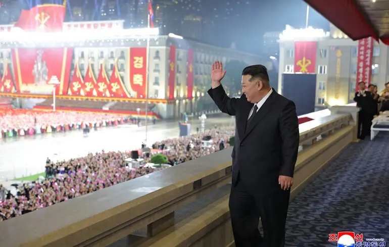 КНДР провела великий військовий парад і показала нову ракету: чим особливий цьогорічний захід