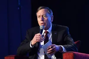 Ексдиректор ЦРУ розповів, чи може Росія дозволити собі другий фронт