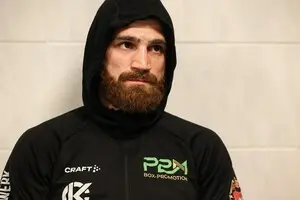 Відомий український боксер ефектним нокаутом виграв бій за два титули