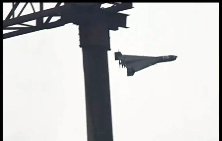 Проліт керованого "Шахеда" перед ударом по залізниці в районі Ніжина