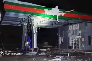 Российская армия массированно атаковала дронами Черниговскую область: повреждены энергообъекты, АЗС и дома