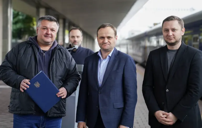 Россия нанесла почти 300 ударов по объектам “Укрзалізниці” с начала августа — Кулеба