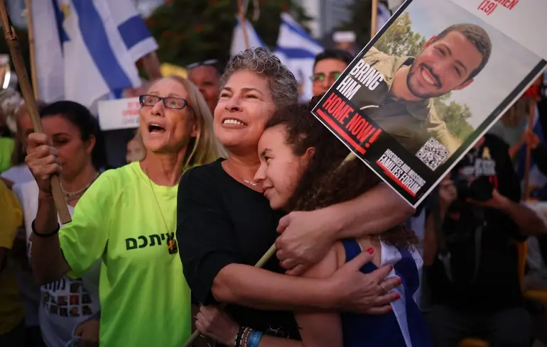 В Израиле начался процесс обмена заложниками между правительством страны и группировкой ХАМАС