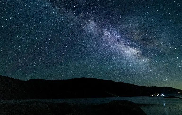 Вселенная имеет край? Или она бесконечна: что известно науке