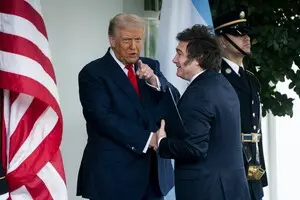 Ринки здригнулися після слів Трампа, який прив'язав 20 млрд допомоги Аргентині до перемоги партії Мілея — Bloomberg