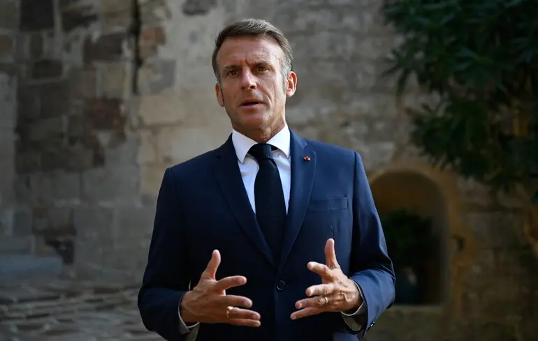 Макрон розпустить парламент, якщо Лекорню знову відправлять у відставку
