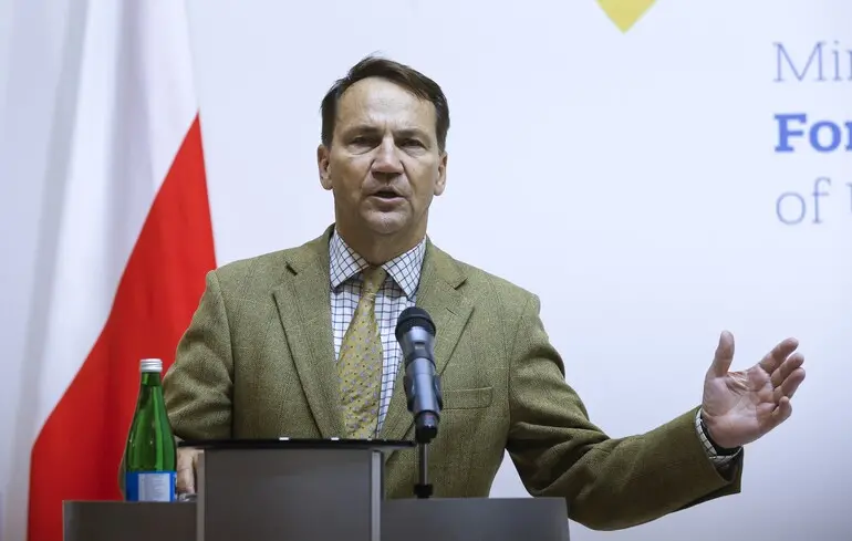 В Украине думают, что война продлится еще три года – Сикорский