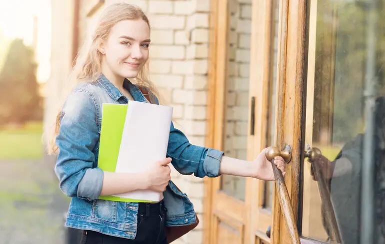 Поступление в колледжи на контракт: когда завершится в этом году