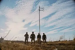 Звезды, соцсети и немного политики: воинские части ВСУ действуют по принципам современного бизнеса — The Economist