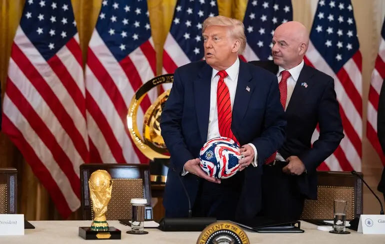 Трамп погрожує телефонувати у ФІФА