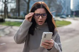 Преступники из Китая заработали более $1 миллиарда на текстовых сообщениях, отправленных американцам