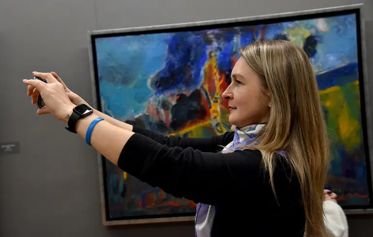 «Рефлексии бытия»: в Киевской картинной галерее открыли выставку Анатолия Мельника