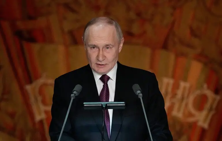 Владімір Путін виголошує промову під час заходу з нагоди 20-ї річниці телеканалу Russia Today (RT) у Москві, Росія / 17 жовтня 2025 року