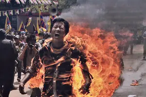 В Киеве открыли уличную выставку о самосожжении как форме политического протеста