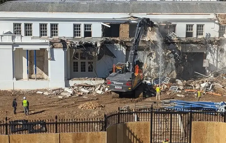 Трамп демонтує Східне крило Білого дому